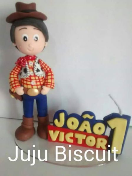 Woody Toy Story com nome e vela